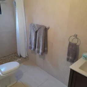 Modern 1 Bedroom with pool next to Goldeneye - Image 3