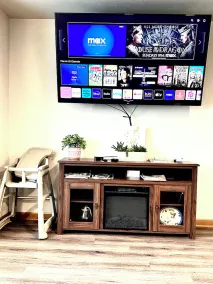 Reel Paradise - Entire Home - Image 2