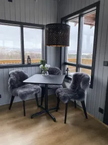 Cozy cabin near golden circle with panoramic views - Image 4