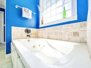 Moon Valley Retreat-Family Gatherings-Fooseball-CornHole-Whirlpool Tub-Fireplace - Image 4