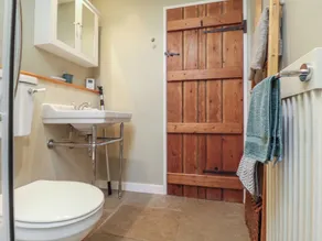 COURTYARD COTTAGE, POPLAR FARM BARN, romantic in Saxmundham - Image 2