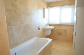 Luxurious Seafront Cottage - Image 3