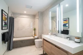 Los Angeles Down Town Lux Condo with Wrap Around Balcony and Spectacular Views - Image 2
