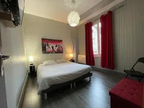 Apartment 2 - 55 m2 in the historic center of Semur en Auxois - Image 3