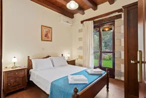 Villa Maza, beautiful stone villa in traditional village Maza, Chania - Image 5
