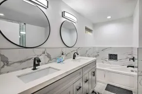 Luxury 3BR-2 1/2 Bath w/Patio Entertainment area - Image 2