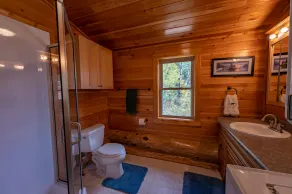 Stunning 4 Season Lake Burntside Log Cabin - Image 3