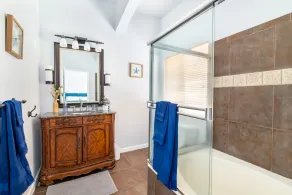 Spacious House in Lincoln (everything is new!) - Image 3