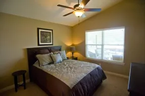 3BR/2BA Lakefront Property, Includes Boat Slip - Image 3