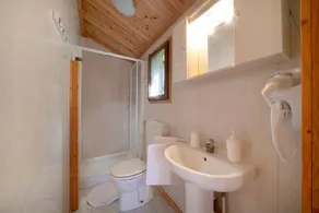 Casa vacanze \"Casa Genziana\" con vista sulle montagne, Wi-Fi e giardino - Image 3