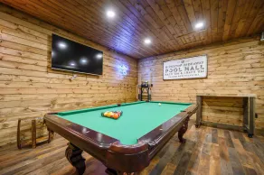 riverfront with pool, game room, hot tub and kayaks- sleeps 10 - Image 2