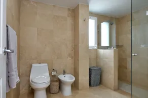 Walk to Eagle Beach – Exclusive 6BR Beachfront Condo with Private Pool & Jacuzzi - Image 3