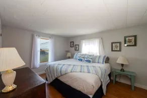 Recently updated cottage featuring beautiful easterly views of Casco Bay - Image 4