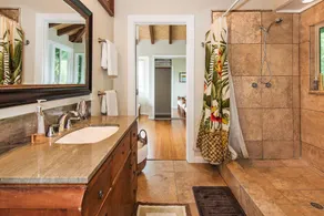 Penthouse Living in Beautiful Lanikai – 2 Bedrooms, 1 Bathroom, Ocean Views - Image 2