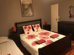 Beautiful 4**** listed apartment in charming building in ideal location - Image 5