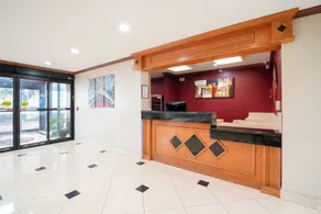 OYO Townhouse Houston Airport North - Image 4