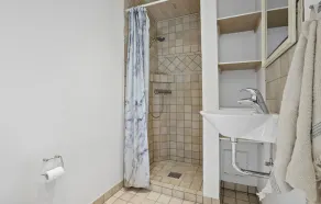 3 bedroom beautiful home in Roslev - Image 5