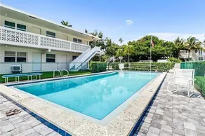 Updated condo with perfect Olde Naples location steps from famed 5th Ave S! - Image 4