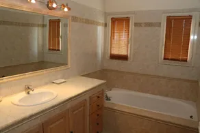 Hus 360 m2, swimmingpool, Have 7000 m2, 12 pers - Image 3