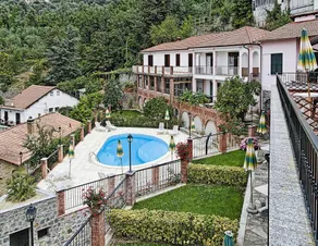 Apartment in Castellaro with communal pool - Image 5