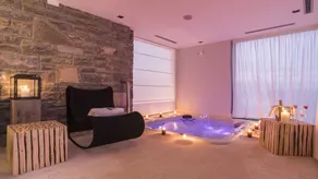 Villa Fortezza – Pool, Sauna, Whirlpool und Blick auf die Landschaft - Image 5