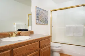 Beautiful Home W / Hot Tub in Kristall und Rainier - Image 3