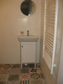 casa, em um bairro tranquilo, a 300 metros da praia ea 50 metros do Centrum - Image 2