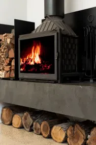Architecturally designed coastal home with heated pool & toasty fireplace - Image 3