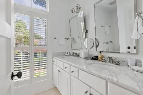 Spacious interiors, iconic Wilson Village location, Dual Living & Dining Rooms - Image 5