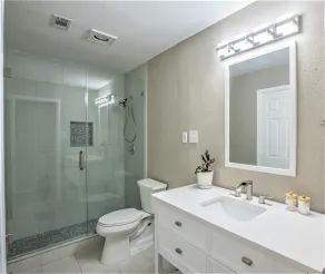 Modern 1-Story, 10mins from DFW Airport. Pets Welcome. Beautiful Neighborhood. - Image 4