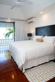 4BR Seafront Villa in Boscobel Direct Sea Access Coastal Living - Image 5