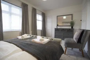 Doctors lane Stylish 3 Bedroom contractor Family House with Parking - Image 5
