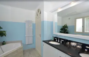 Stylish Private Villa in Peaceful Green Oasis - Image 3