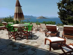 Spacious Sea-View Home with Large Terrace in Quiet Area - Image 2