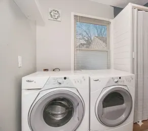 NICE New Kitchen, King Bed, Fenced Yard, 2 baths, Close to Airport & Downtown - Image 2