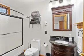 Karaoke!•LUX French Chalet•HotTub•Pool Table•FirePit•Pets•AC•Beach+Lake Access! - Image 3
