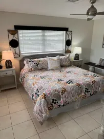 New on Market ! Beautiful family home close to beach, golf, tennis and shopping. - Image 4