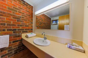 Country Roads Motor Inn Naracoorte - Image 2