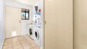 Ayubowan Villa in Cowes - Image 3