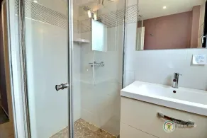Spacious comfortable loft 'La Joie De Vivre' with 6 bedrooms and one pool - Image 5