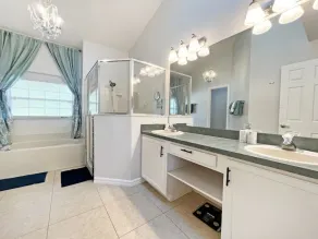 Unique lakeside pool home less than 20 mins from Disney - Image 4