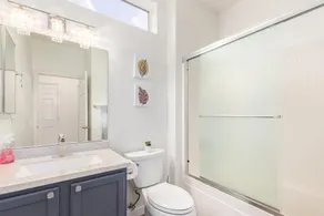 Stylish & Freshly updated 2BD 2BA with Firepit! - Image 4