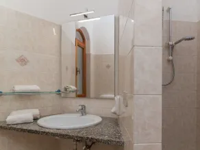 Stunning private villa for 8 guests with A/C, WIFI, TV, terrace and pets allowed - Image 4