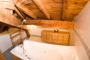 Beautifully restored chalet - ideal for 3 Valleys skiing - Image 3