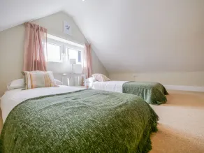 Self contained annex set in peaceful countryside close to the beach - Image 4