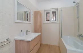 Apartamento de 2 habitaciones frente a la playa. - Image 4