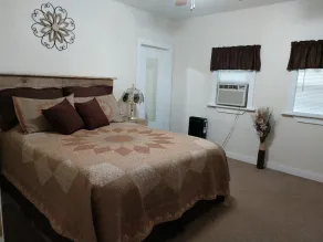 2 bedroom cabin - Image 4