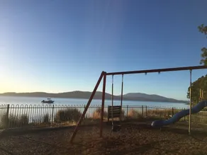 Ferme de Wavestation, sud de la Tasmanie. <br>Vues sur l'île Bruny - Image 2