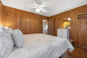 3 bedroom cabin on the Gulf that accommodates 8 guests & one pet. 3 Kayaks too. - Image 4