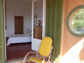 Maison vue mer, piscine débordement- réduction mois août, 300m village de Bormes - Image 2